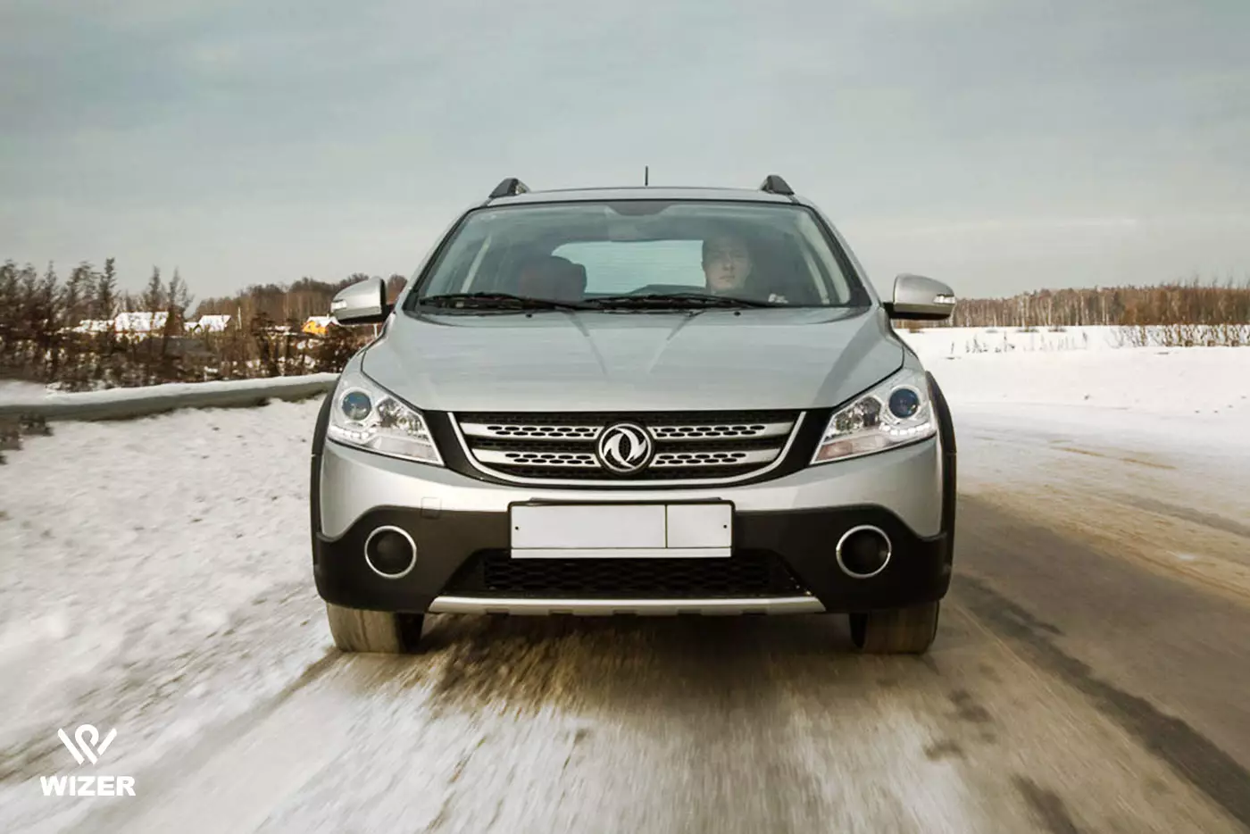 آشنایی با ویژگی‌های ردیاب خودرو اچ سی کراس