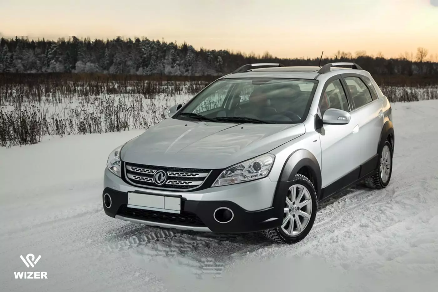 آشنایی با ویژگی‌های ردیاب خودرو اچ سی کراس