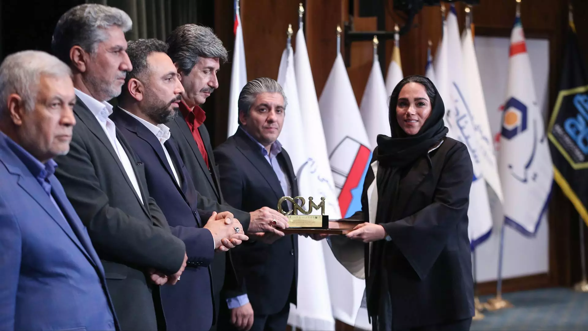 شرکت وایزر منتخب برتر دهمین اجلاس سراسری رضایتمندی مشتری ایران